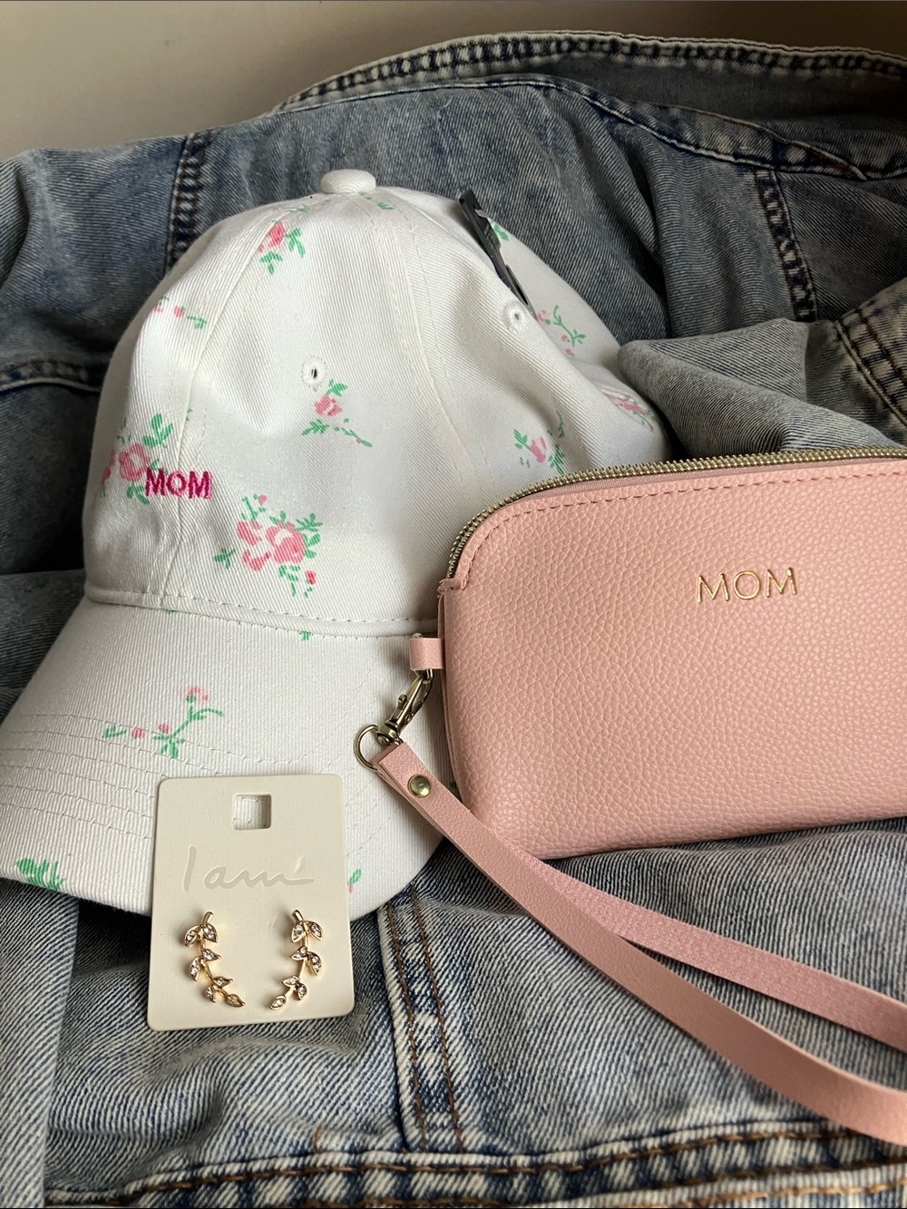 Rachel Zoe White Floral MOM Embroidered Baseball Cap & a cute little bag w/ MOM
